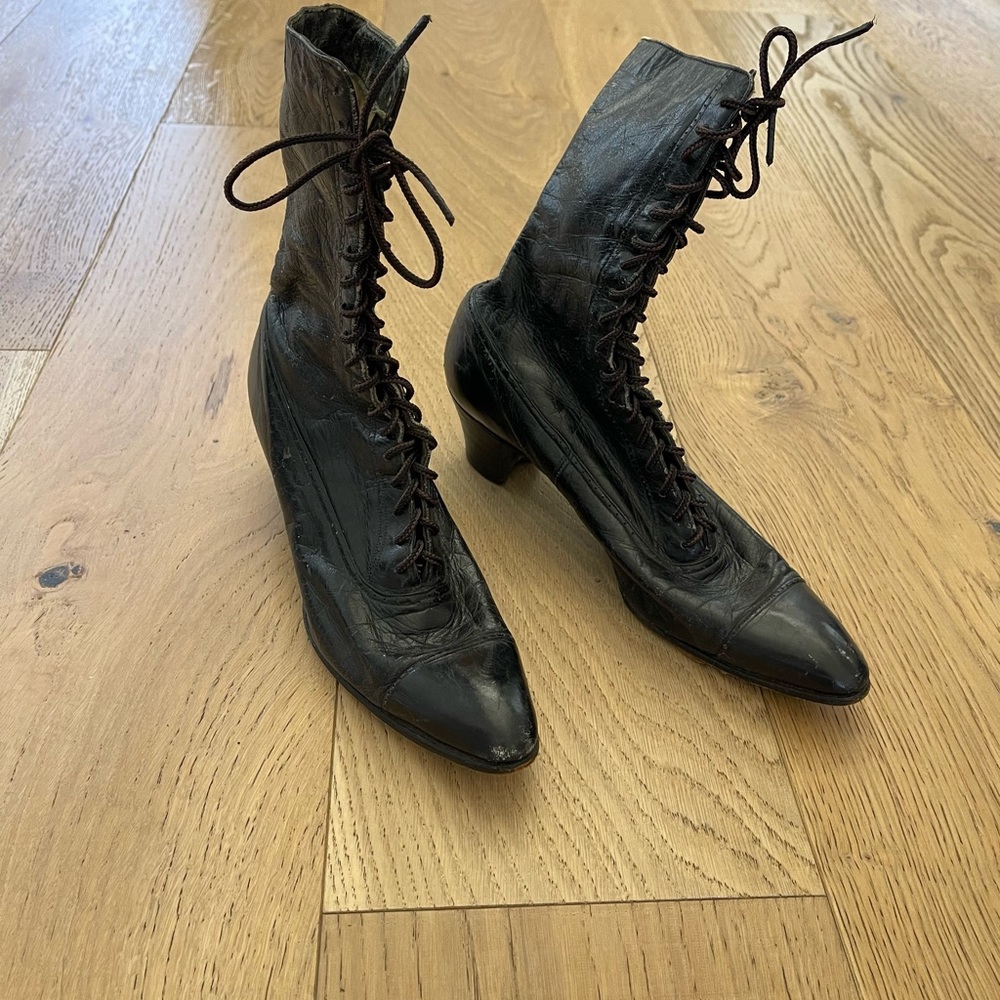 Victorian High- Top Boots